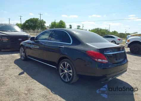 2016 Mercedes-Benz C 300 4Matic из США, поврежденный, VIN WDDWF4KB9GR139425